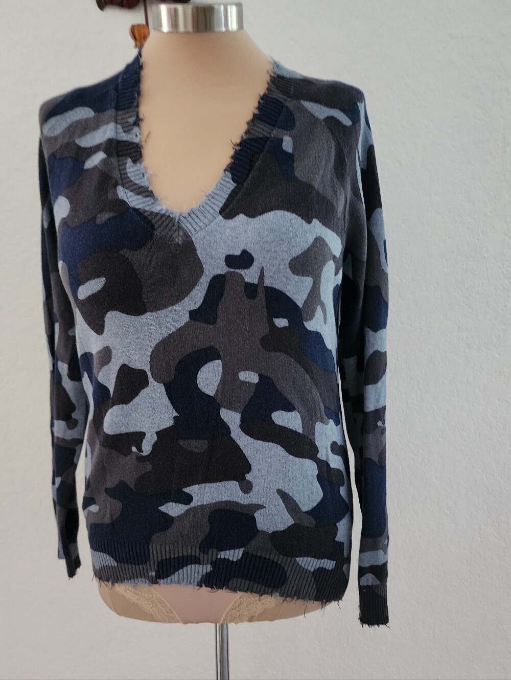 MINNIE ROSE | Camo V-Neck Distressed Sweater